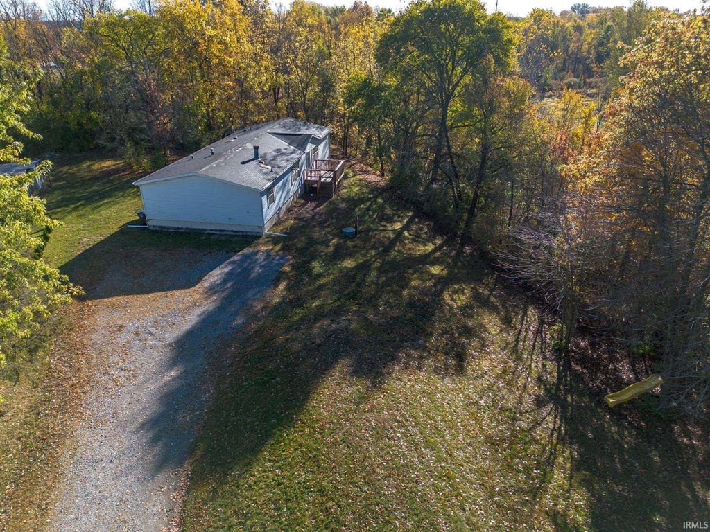 Photo of 9710 Auburn Road, Fort Wayne, IN 46825 (MLS # 202542707)