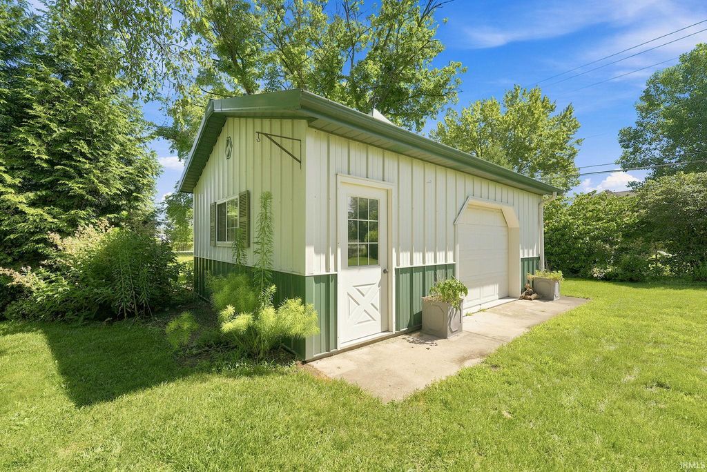 Photo of 4701 Thornley Drive, Fort Wayne, IN 46809 (MLS # 202627842)