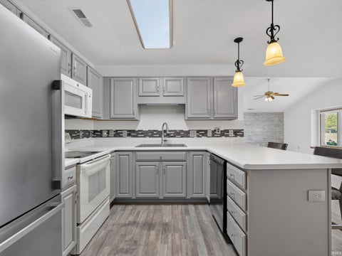 Tiny photo for 1710 Fairway Court, Decatur, IN 46733 (MLS # 202644951)