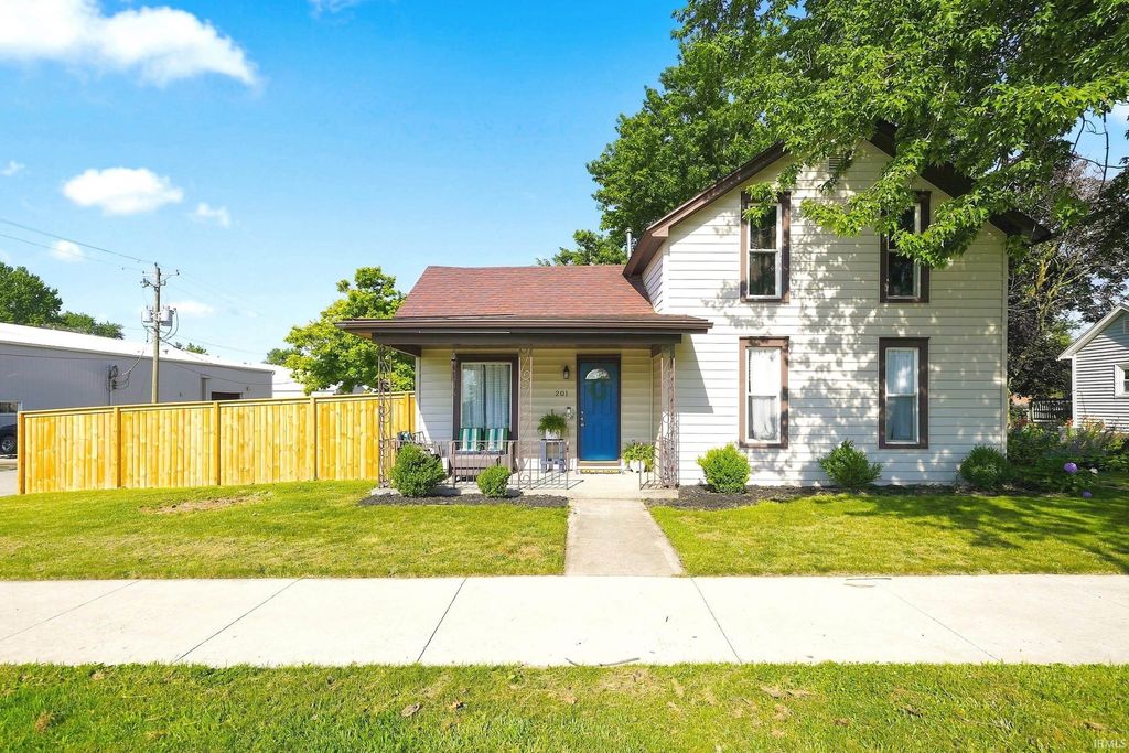 Photo of 201 N Main Street, Laotto, IN 46763 (MLS # 202628371)