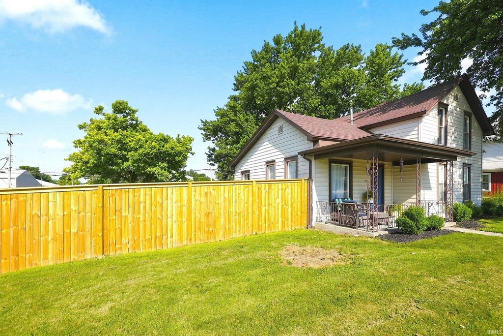 Photo of 201 N Main Street, Laotto, IN 46763 (MLS # 202628371)