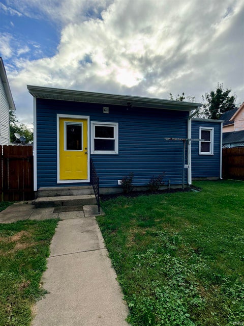 Tiny photo for 18 S 26th Street, Lafayette, IN 47905 (MLS # 202639236)