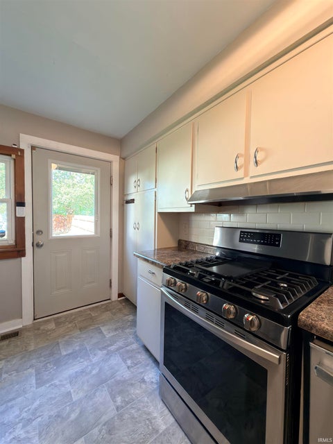 Tiny photo for 18 S 26th Street, Lafayette, IN 47905 (MLS # 202639236)