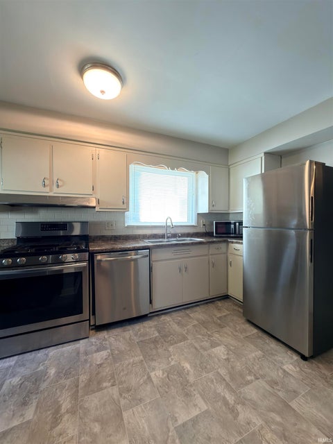 Tiny photo for 18 S 26th Street, Lafayette, IN 47905 (MLS # 202639236)