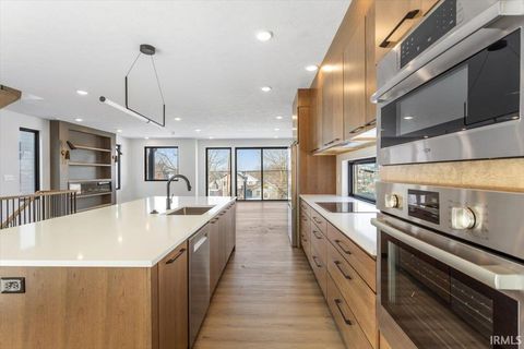 Tiny photo for 285 S 8th Street, Lafayette, IN 47901 (MLS # 202438370)