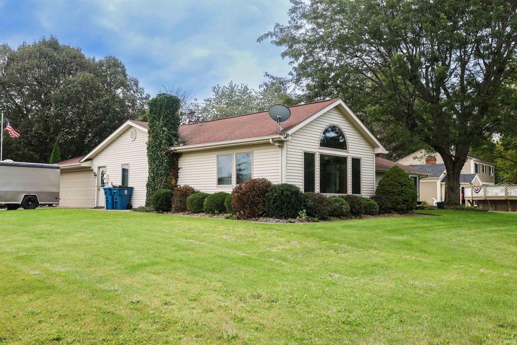 Photo of 11717 Markham Court, Leo, IN 46765 (MLS # 202618767)
