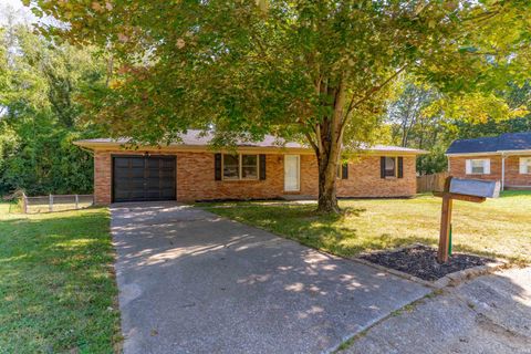 Photo of 6800 Oakmont Court, Newburgh, IN 46730 (MLS # 202545626)