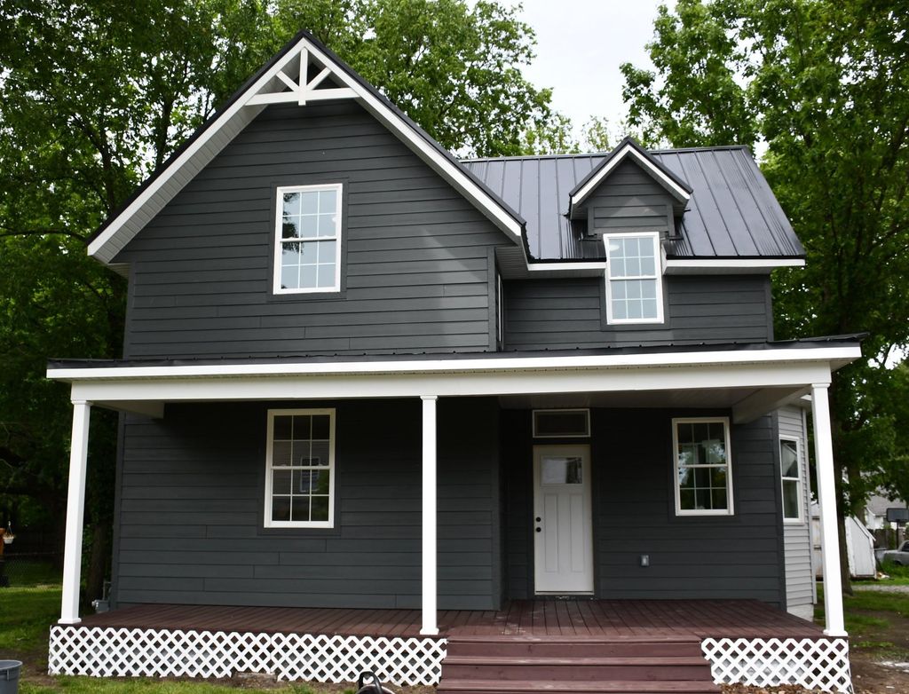Photo of 626 Bower Street, Elkhart, IN 46514 (MLS # 202620354)