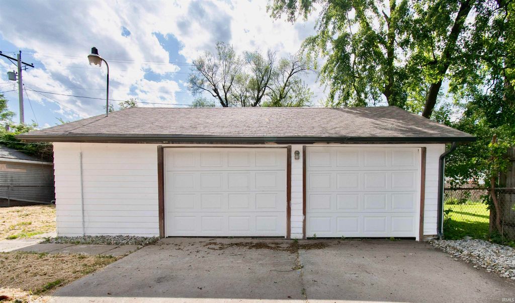Photo of 1142 Melbourne Drive, New Haven, IN 46774 (MLS # 202618119)
