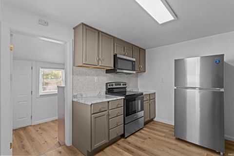 Tiny photo for 810 N WABASH Avenue, Kokomo, IN 46901 (MLS # 202544228)