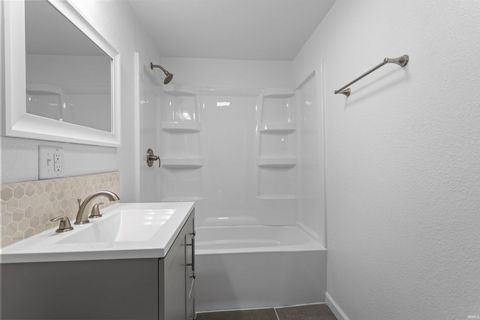 Tiny photo for 810 N WABASH Avenue, Kokomo, IN 46901 (MLS # 202544228)