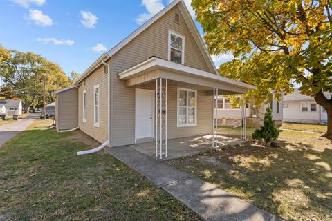 Photo of 810 N WABASH Avenue, Kokomo, IN 46901 (MLS # 202544228) Photo of 810 N WABASH Avenue, Kokomo, IN 46901 (MLS # 202544228)