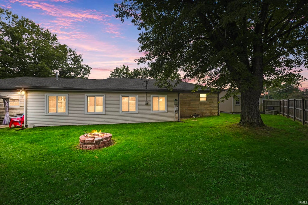 Photo of 6226 E Hills Road, Fort Wayne, IN 46804 (MLS # 202635165)