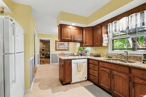 Tiny photo for 745 Heritage Lane, Warsaw, IN 46582 (MLS # 202618502)