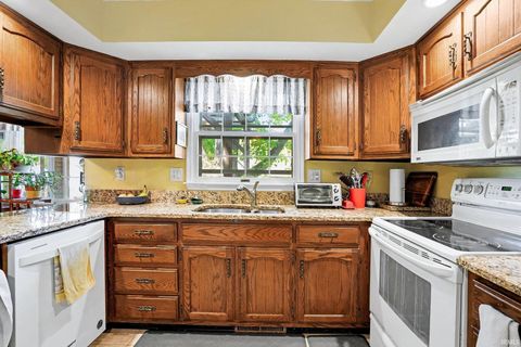 Tiny photo for 745 Heritage Lane, Warsaw, IN 46582 (MLS # 202618502)