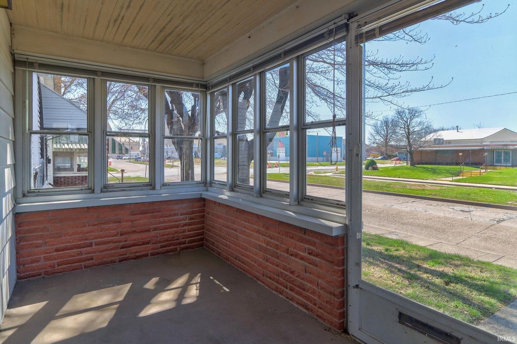 Photo of 107 N Wabash Avenue, Evansville, IN 47712 (MLS # 202609790)