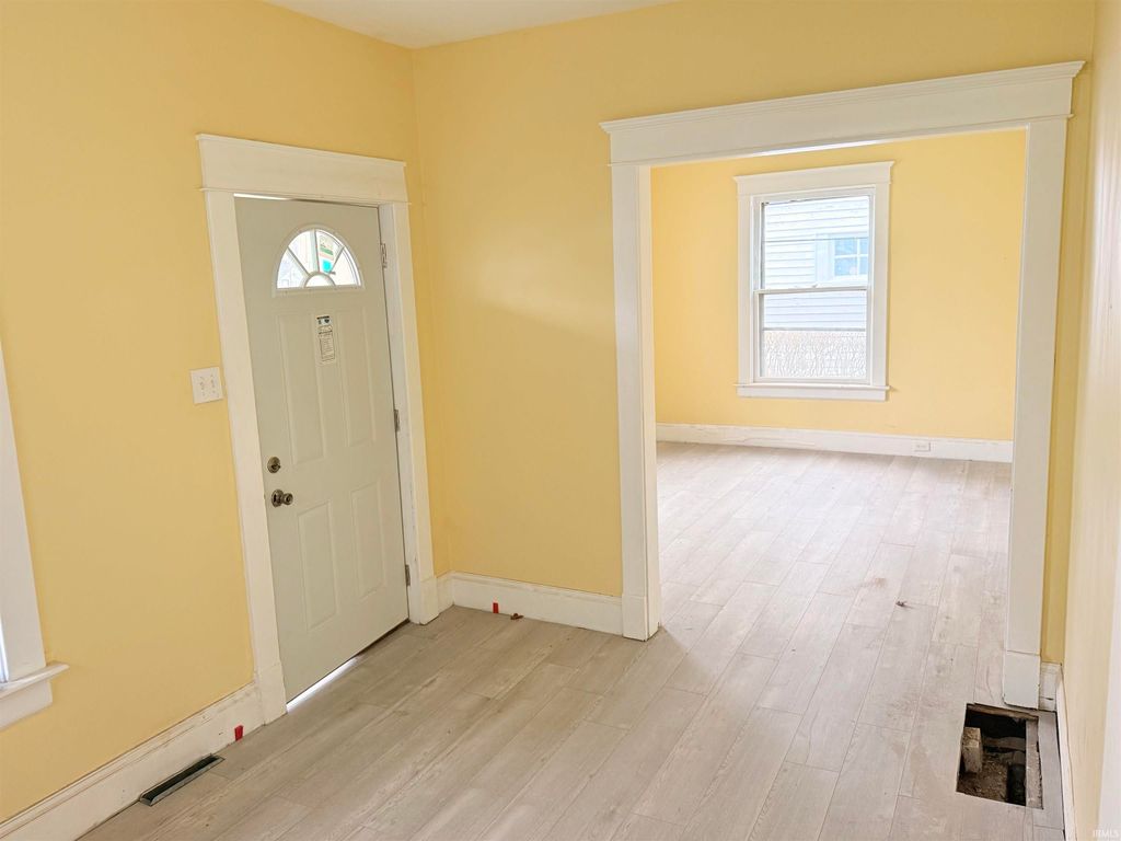 Photo of 316 E Dayton Street, South Bend, IN 46613 (MLS # 202608533)