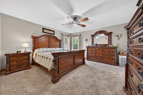 Tiny photo for 805 Lakeside Drive, Kokomo, IN 46902 (MLS # 202610168)