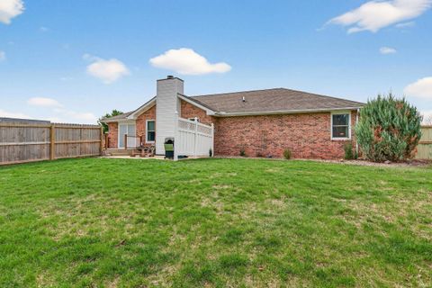 Tiny photo for 805 Lakeside Drive, Kokomo, IN 46902 (MLS # 202610168)