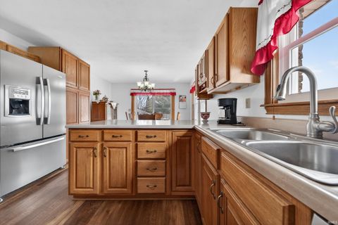 Tiny photo for 805 Lakeside Drive, Kokomo, IN 46902 (MLS # 202610168)