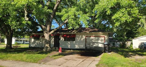 Photo of 226 N Lombardy Drive, South Bend, IN 46619 (MLS # 202620456)