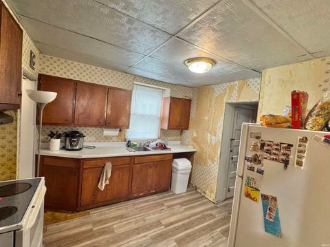 Tiny photo for 314 14Th Street, Logansport, IN 46947 (MLS # 202533133)