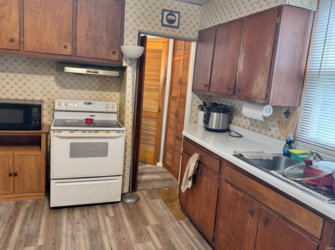 Tiny photo for 314 14Th Street, Logansport, IN 46947 (MLS # 202533133)