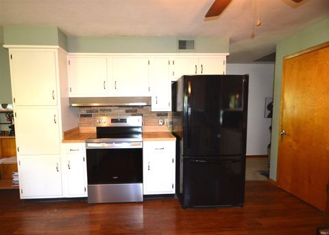 Tiny photo for 118 Clark Street, Walkerton, IN 46574 (MLS # 202618394)