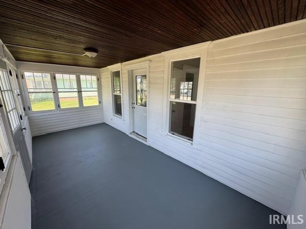 Photo of 924 S 26Th Street, South Bend, IN 46615 (MLS # 202619736)