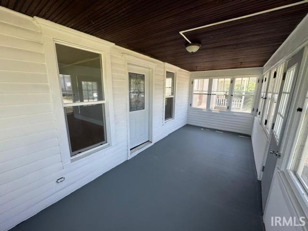 Photo of 924 S 26Th Street, South Bend, IN 46615 (MLS # 202619736)