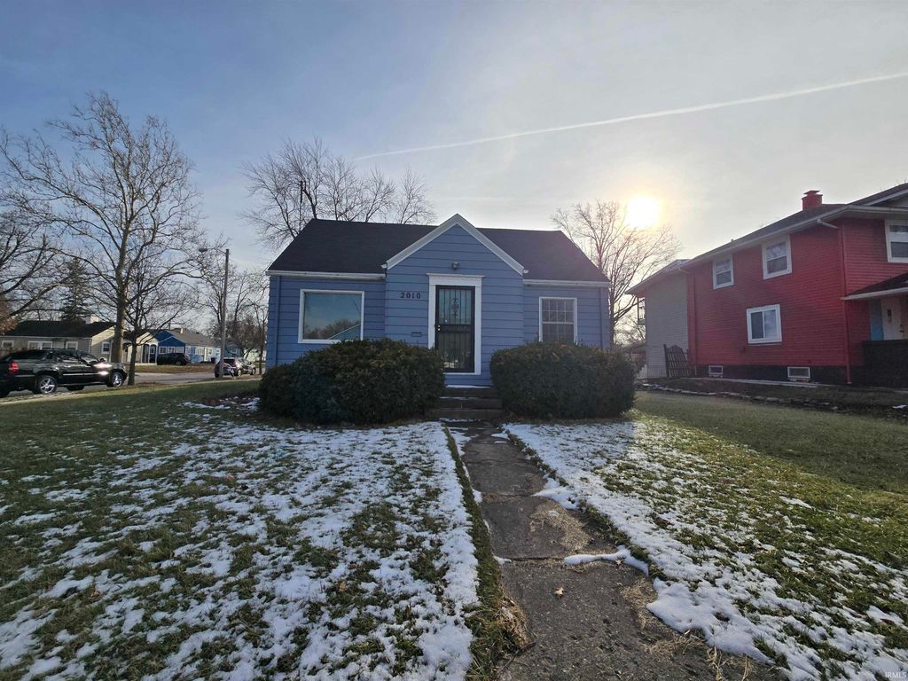 Photo of 2010 Oxford Street, Fort Wayne, IN 46806 (MLS # 202600607)
