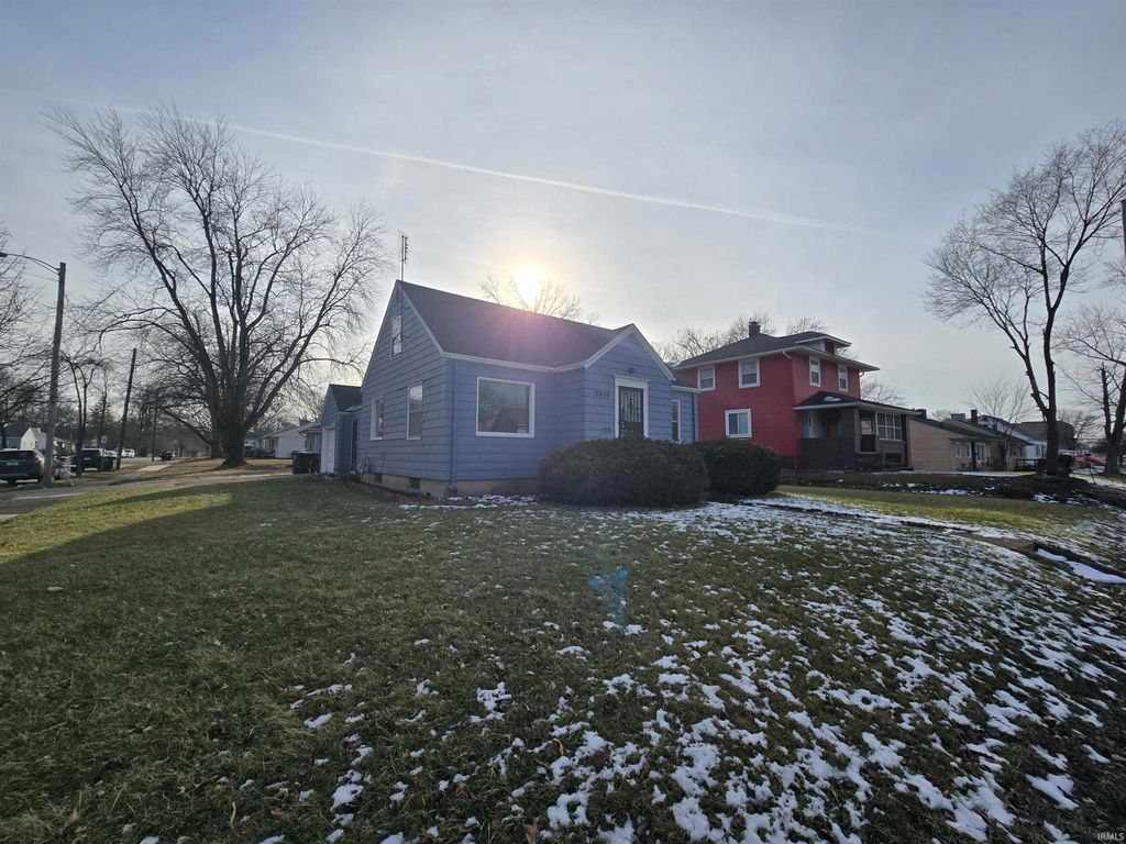 Photo of 2010 Oxford Street, Fort Wayne, IN 46806 (MLS # 202600607)