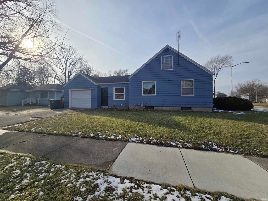 Photo of 2010 Oxford Street, Fort Wayne, IN 46806 (MLS # 202600607)