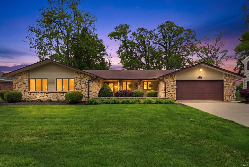 Photo of 2215 W Woodmont Drive, Muncie, IN 47304 (MLS # 202643890)