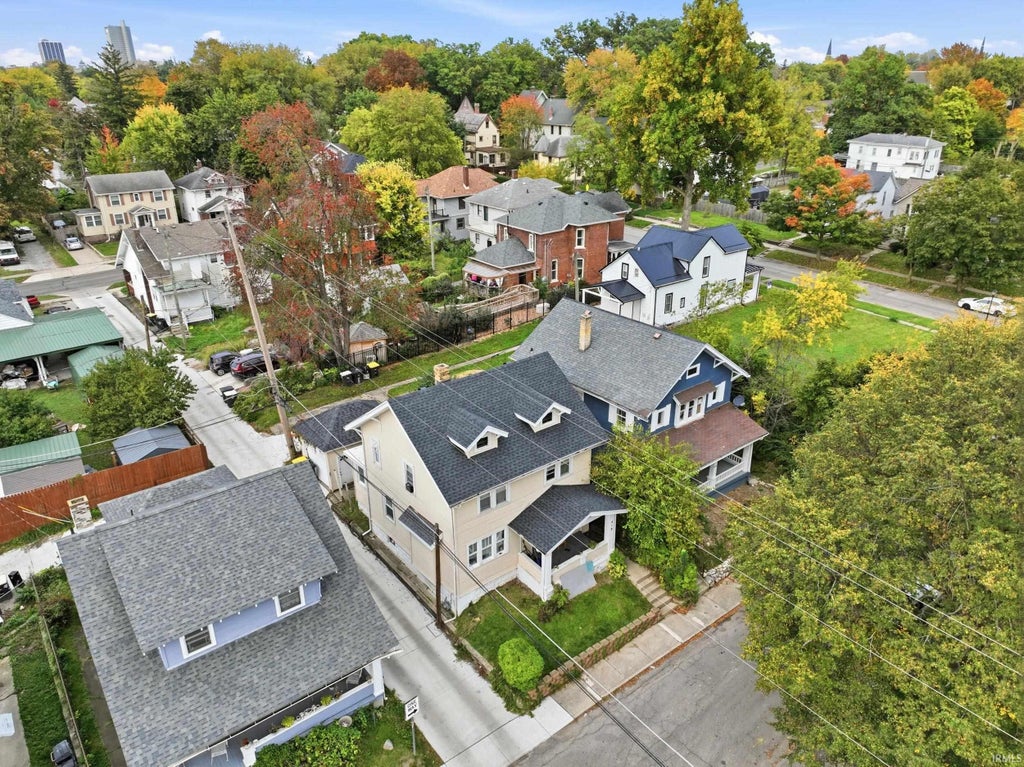 Photo of 418 Rose Lane, Fort Wayne, IN 46807 (MLS # 202643048)