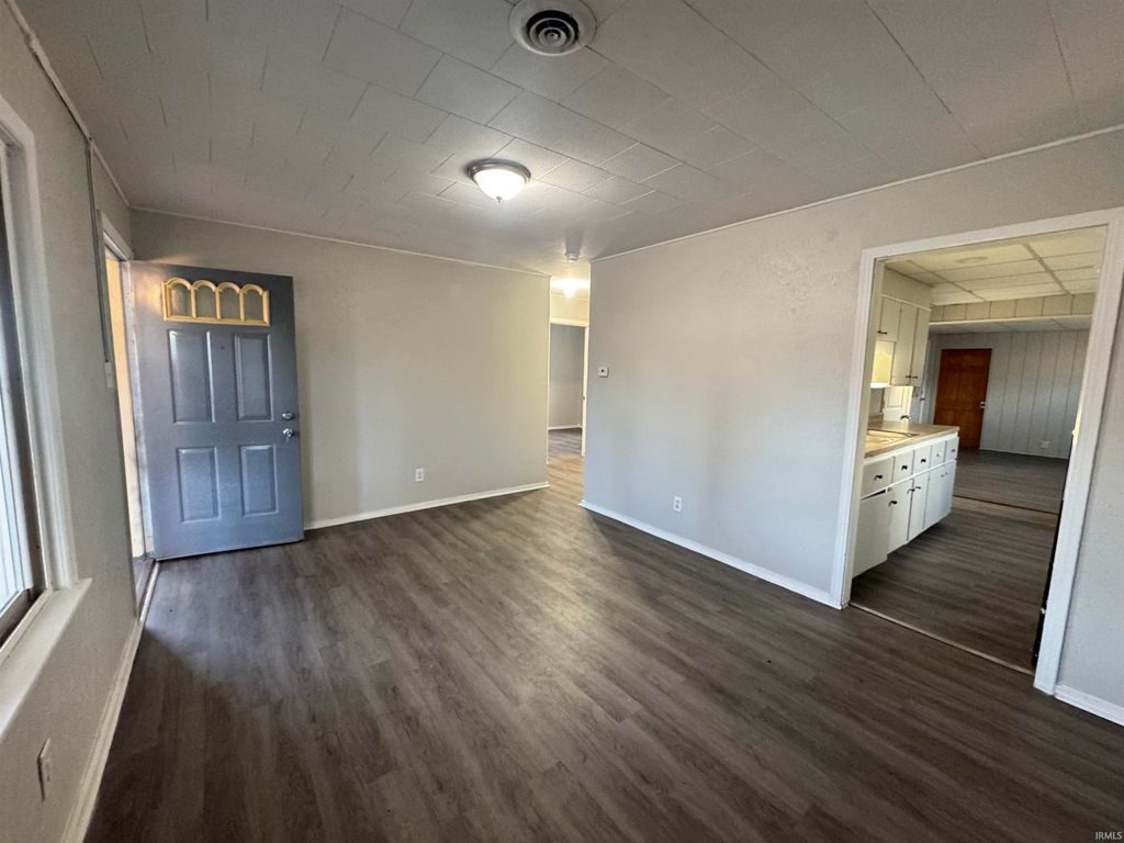 Photo of 209 E EDGAR Avenue, Mishawaka, IN 46545 (MLS # 202603962)