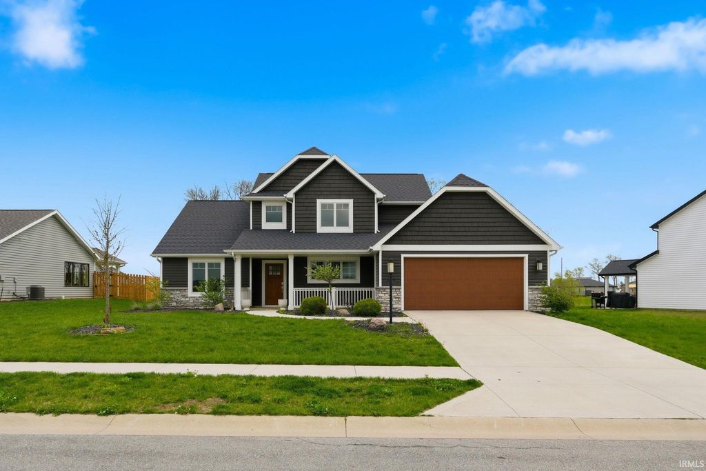 Photo of 1907 Waynedale Drive, Garrett, IN 46738 (MLS # 202615229)