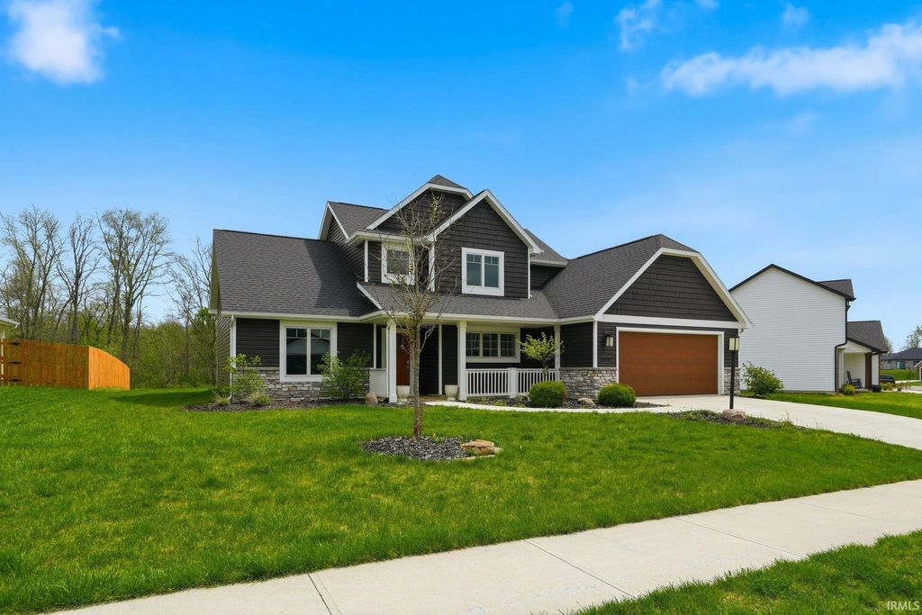 Photo of 1907 Waynedale Drive, Garrett, IN 46738 (MLS # 202615229)