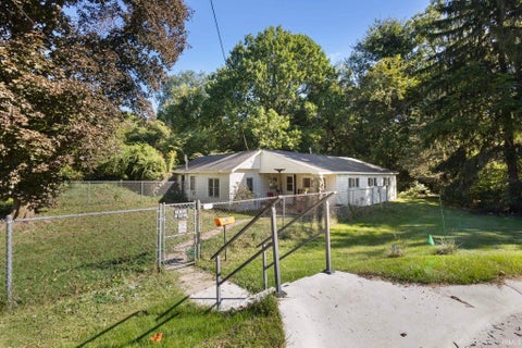 Tiny photo for 300 N Bray Street, New Carlisle, IN 46552 (MLS # 202643388)