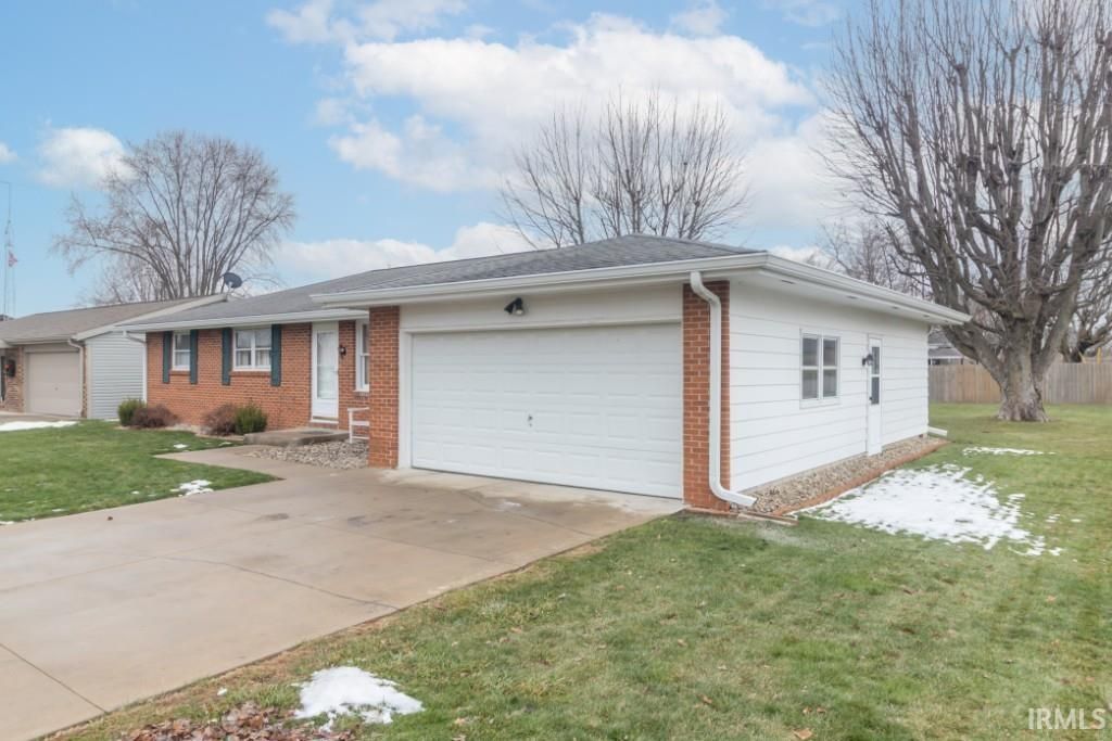 Photo of 2601 Maple Drive, New Castle, IN 47362 (MLS # 202549483)