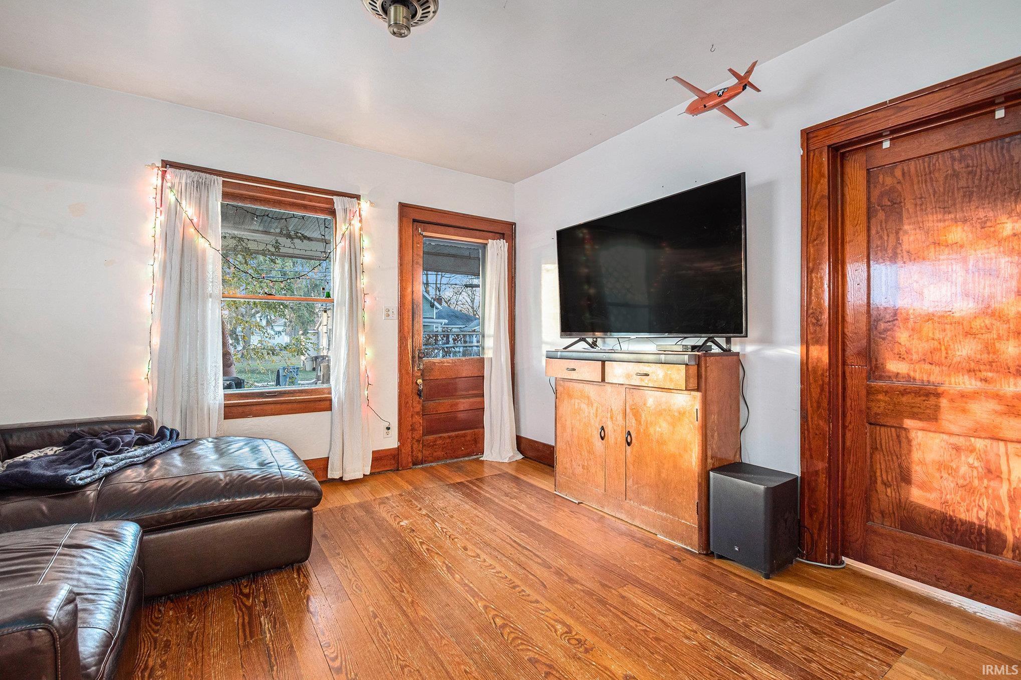 South Bend, Indiana 46617, United States, 2 Bedrooms Bedrooms, ,1 BathroomBathrooms,Residential,Pending,28558