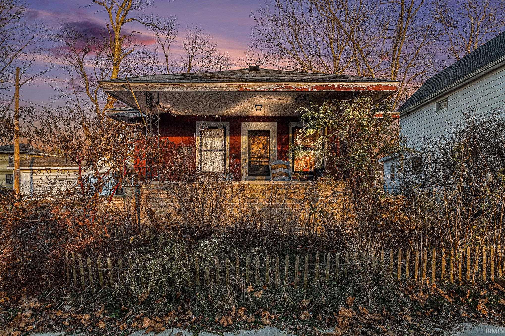 South Bend, Indiana 46617, United States, 2 Bedrooms Bedrooms, ,1 BathroomBathrooms,Residential,Pending,28558