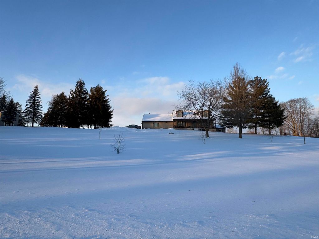 Photo of 6087 County Road 11A Road, Auburn, IN 46706 (MLS # 202602893)