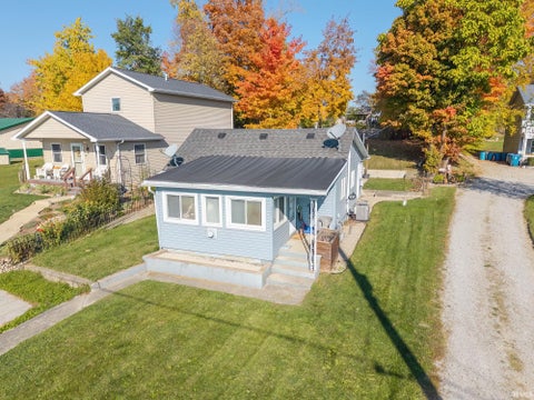 Photo of 2571 E Stalf Road, Columbia City, IN 46725 (MLS # 202644799)