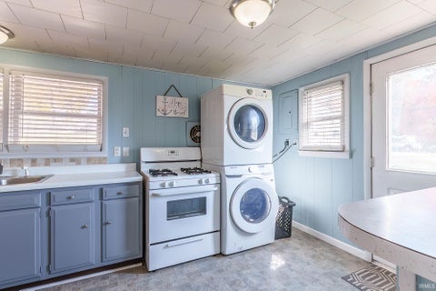 Tiny photo for 2571 E Stalf Road, Columbia City, IN 46725 (MLS # 202644799)
