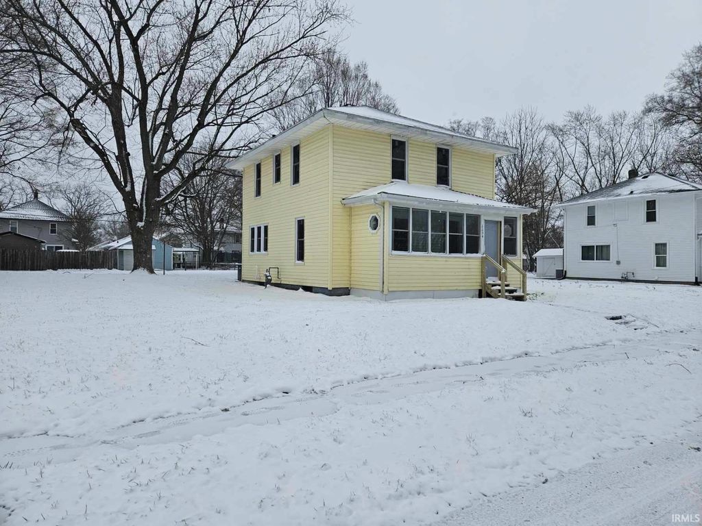 Photo of 1134 N Johnson Street, South Bend, IN 46628 (MLS # 202608730)