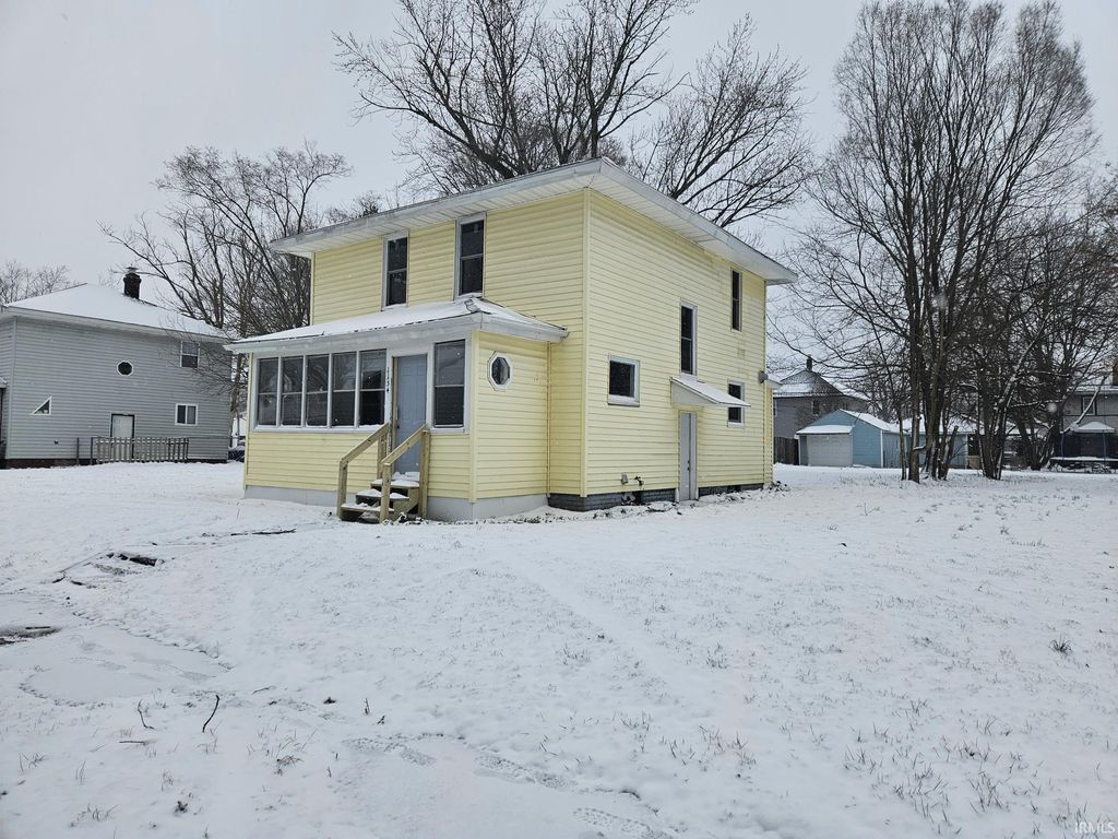 Photo of 1134 N Johnson Street, South Bend, IN 46628 (MLS # 202608730)