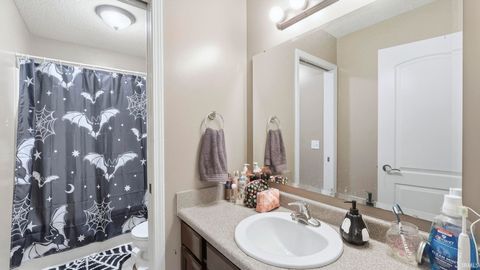 Tiny photo for 5932 Hemingway Run, Fort Wayne, IN 46814 (MLS # 202601665)