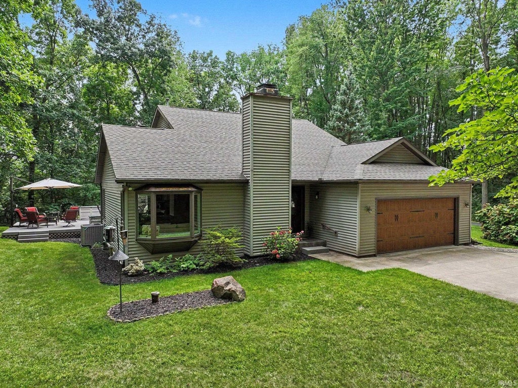 Photo of 17527 County Road 14, Goshen, IN 46528 (MLS # 202634738)