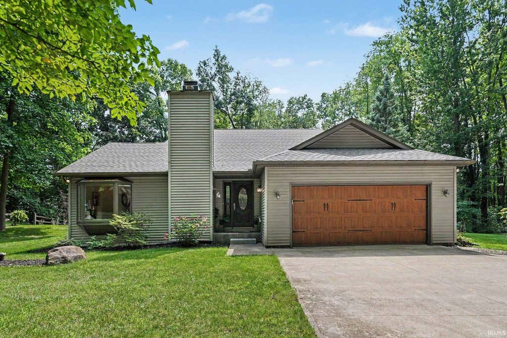 Photo of 17527 County Road 14, Goshen, IN 46528 (MLS # 202634738)